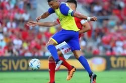 九游会app关于国际比赛日本菲卡单刀错失：国王杯节点到来，气氛紧张，临场指挥获称赞的信息