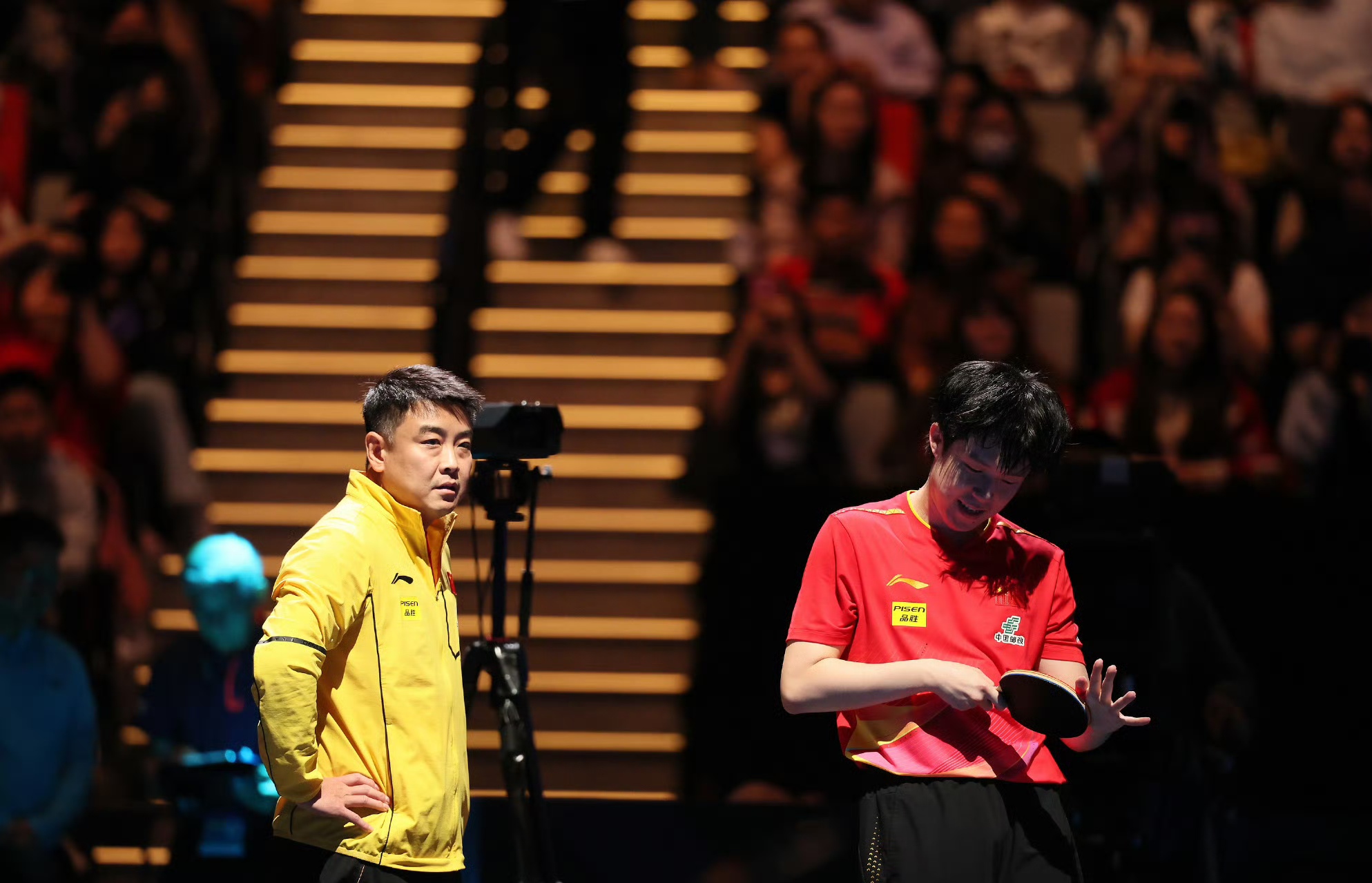 今晨体能课后，拜仁慕尼黑复出首秀备战国王杯，态度坚定，更衣室氛围转暖的简单介绍