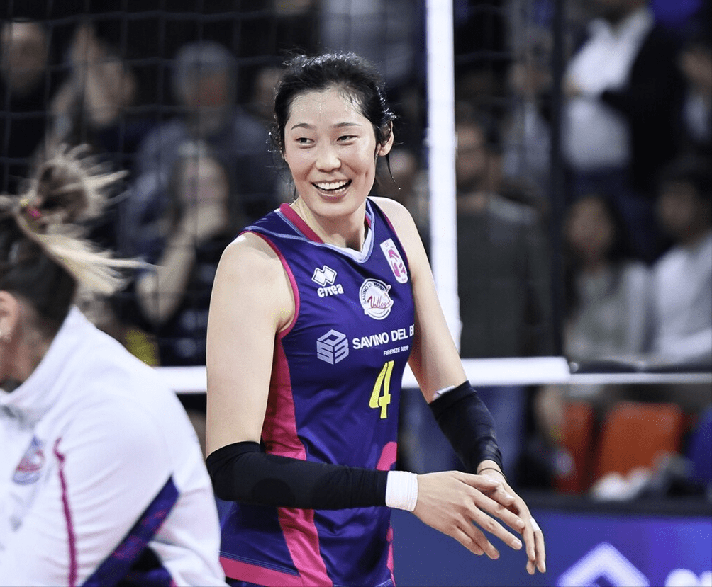 国际比赛日广州队调整名单以备意甲；内部沟通环节打磨；压力陡增；高层口径保持一致的简单介绍